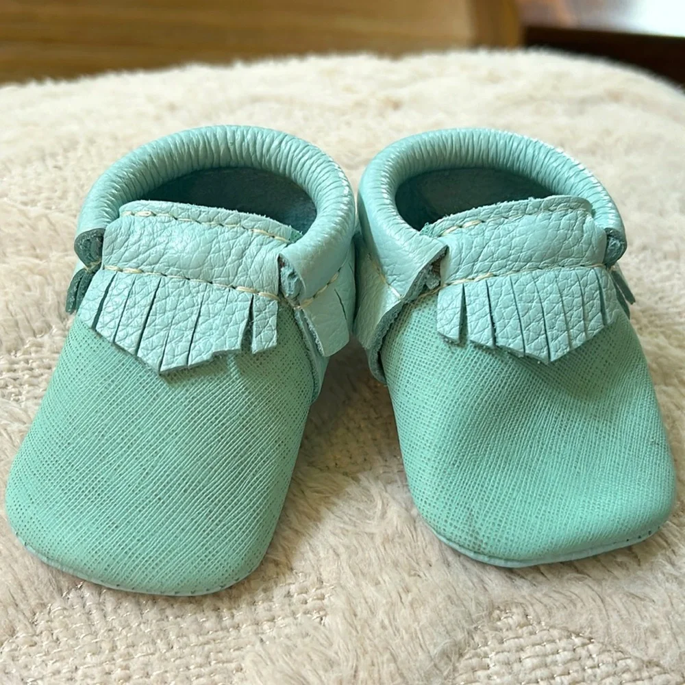 Baby premium leather Freshly Picked infant textured teal moccasins Size 1